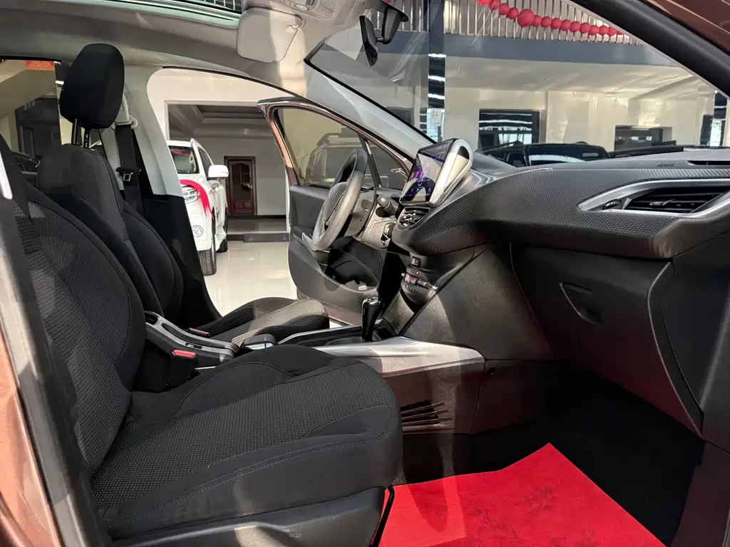 Peugeot 2008 — миниатюра 19