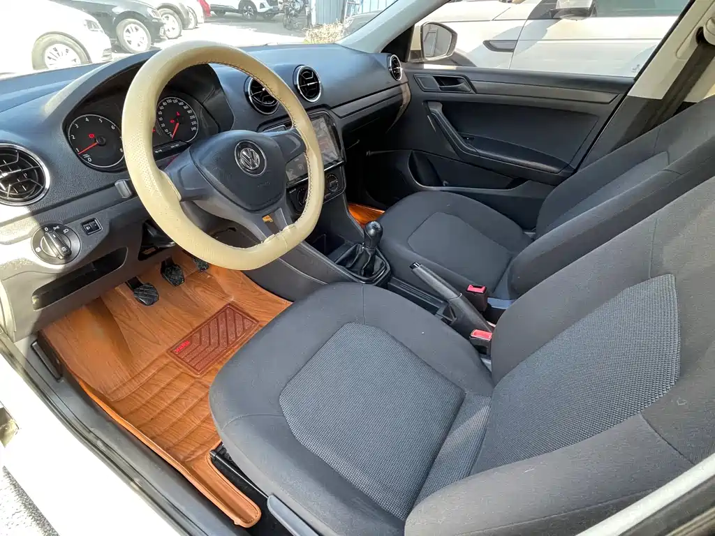 Volkswagen Jetta — миниатюра 4