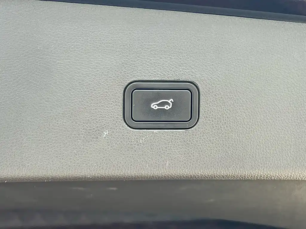 XPeng G9 — миниатюра 23