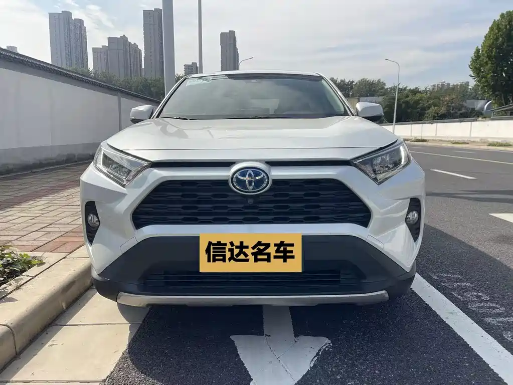 Toyota RAV4 — миниатюра 2