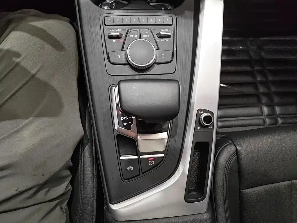 Audi A4L — миниатюра 8