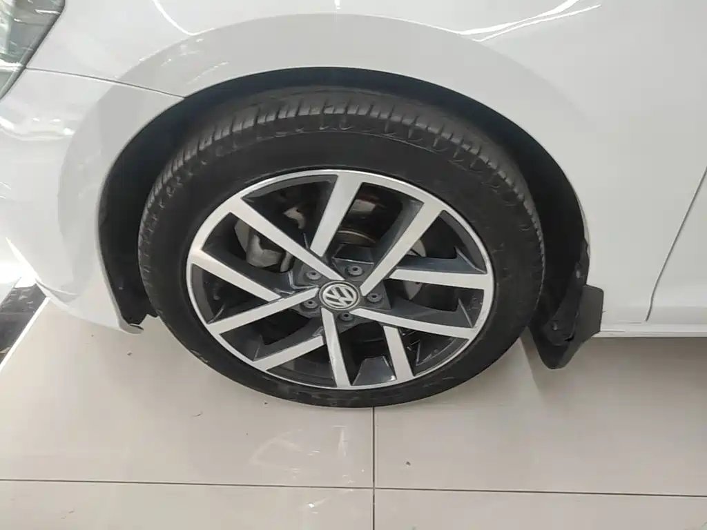 Volkswagen Golf — миниатюра 23