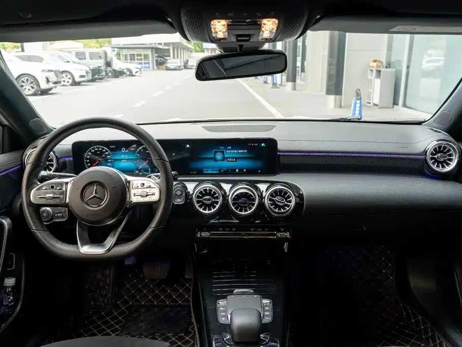 Mercedes-Benz A-Class A 2023 A 200 L Fashion