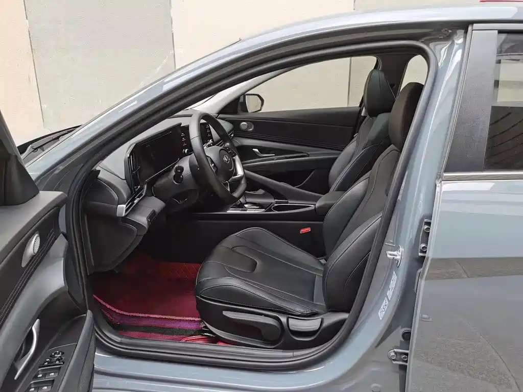 Hyundai Elantra — миниатюра 7