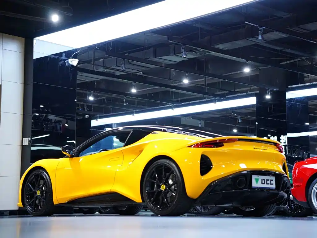Lotus Emira — миниатюра 10