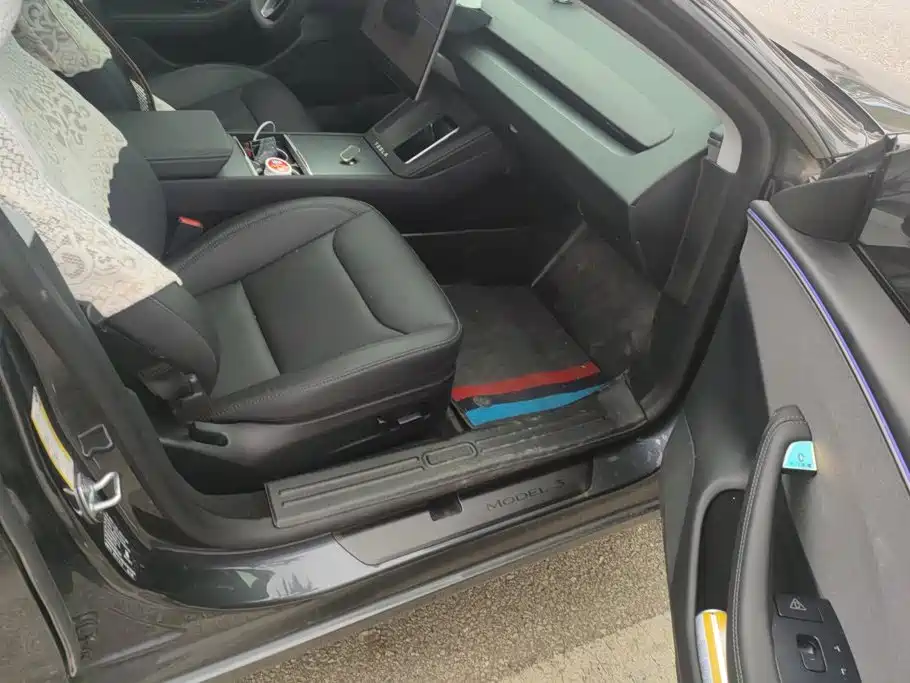Tesla Model 3 — миниатюра 8