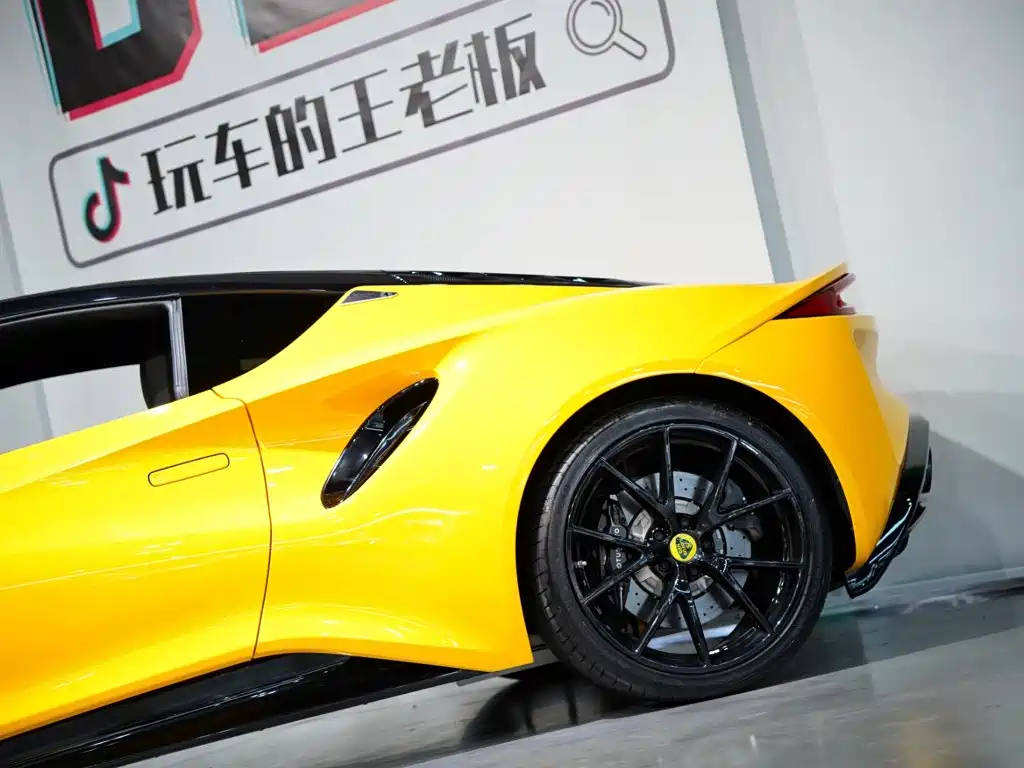Lotus Emira — миниатюра 55