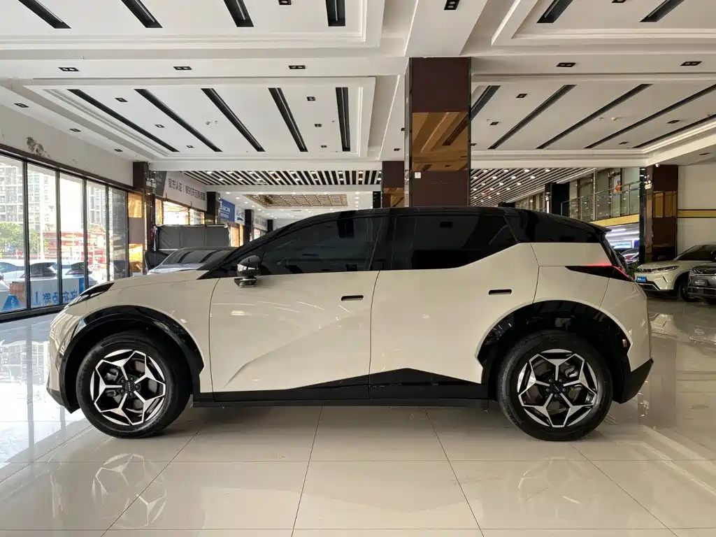 Zeekr X — миниатюра 4