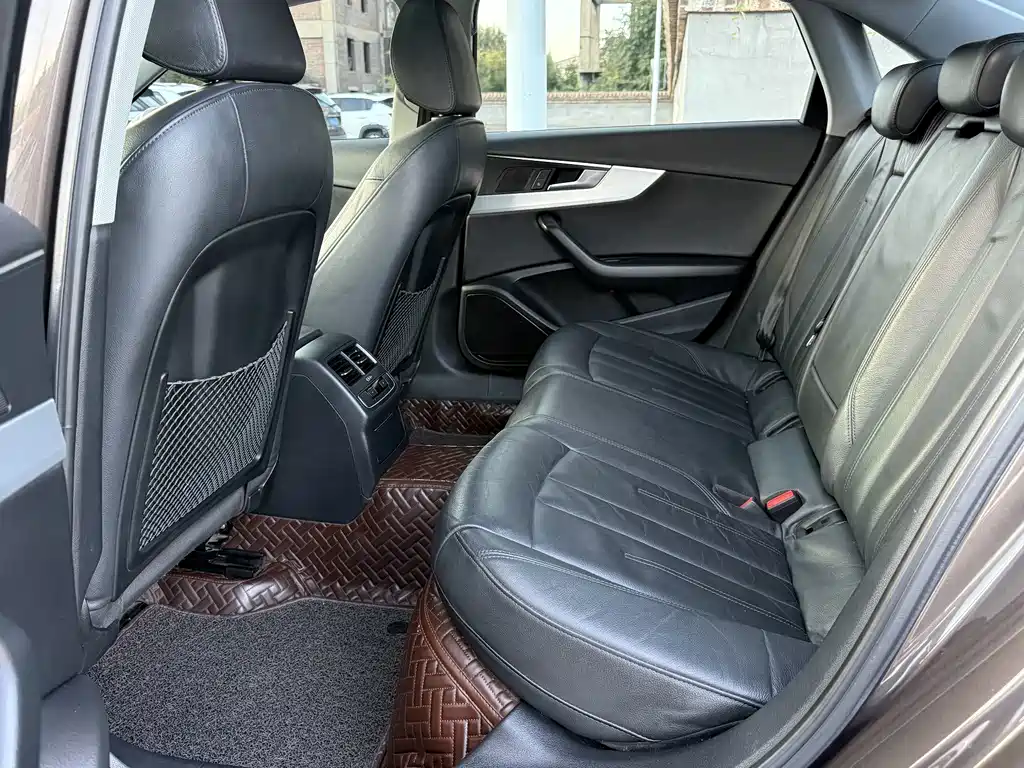 Audi A4L — миниатюра 12