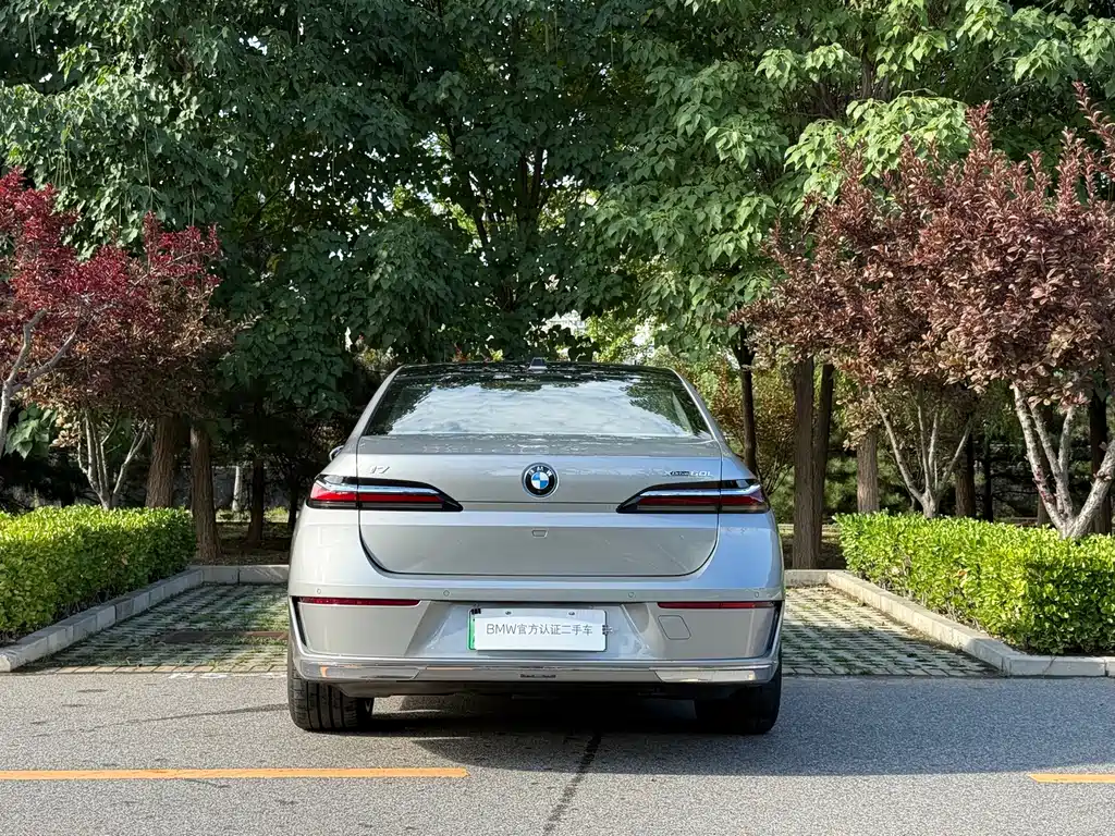 BMW i7 — миниатюра 5
