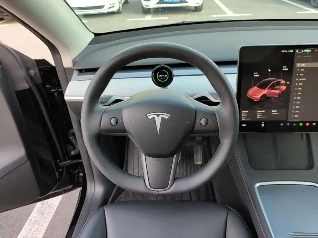 Tesla Model Y 2023 — фото 10
