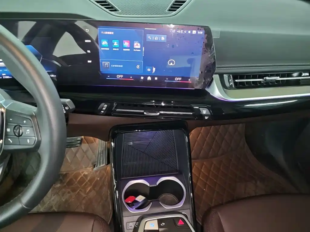 BMW iX1 — миниатюра 13