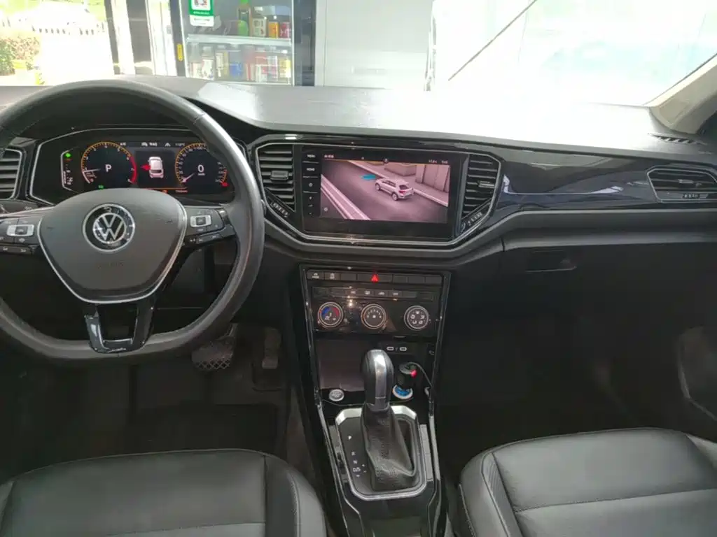 Volkswagen T-Roc — миниатюра 13