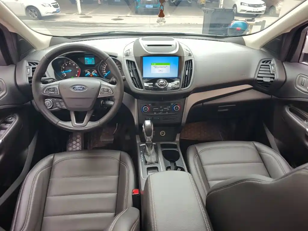 Ford Kuga — миниатюра 10