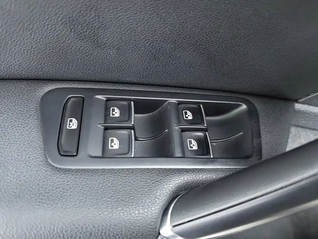 Volkswagen Golf — миниатюра 9