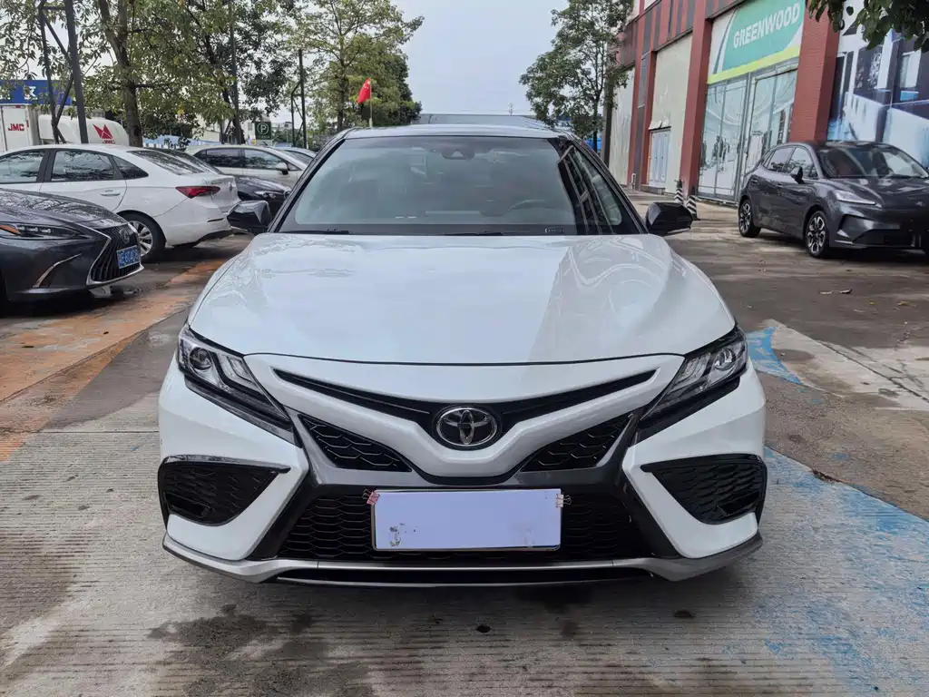 Toyota Camry — миниатюра 2