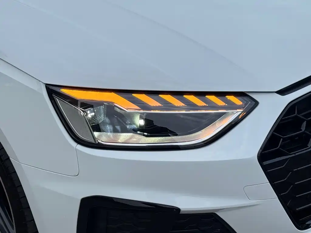 Audi A4L — миниатюра 14