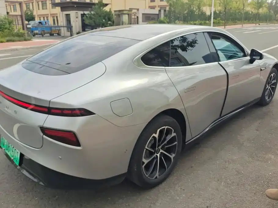 XPeng P7 — миниатюра 3
