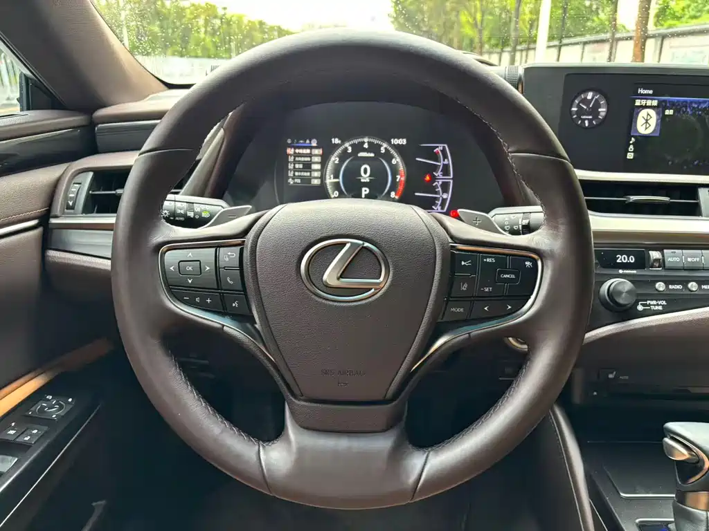 Lexus ES — миниатюра 9