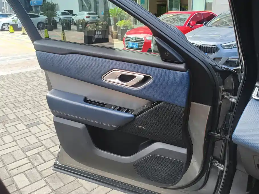 Land Rover Velar — миниатюра 7