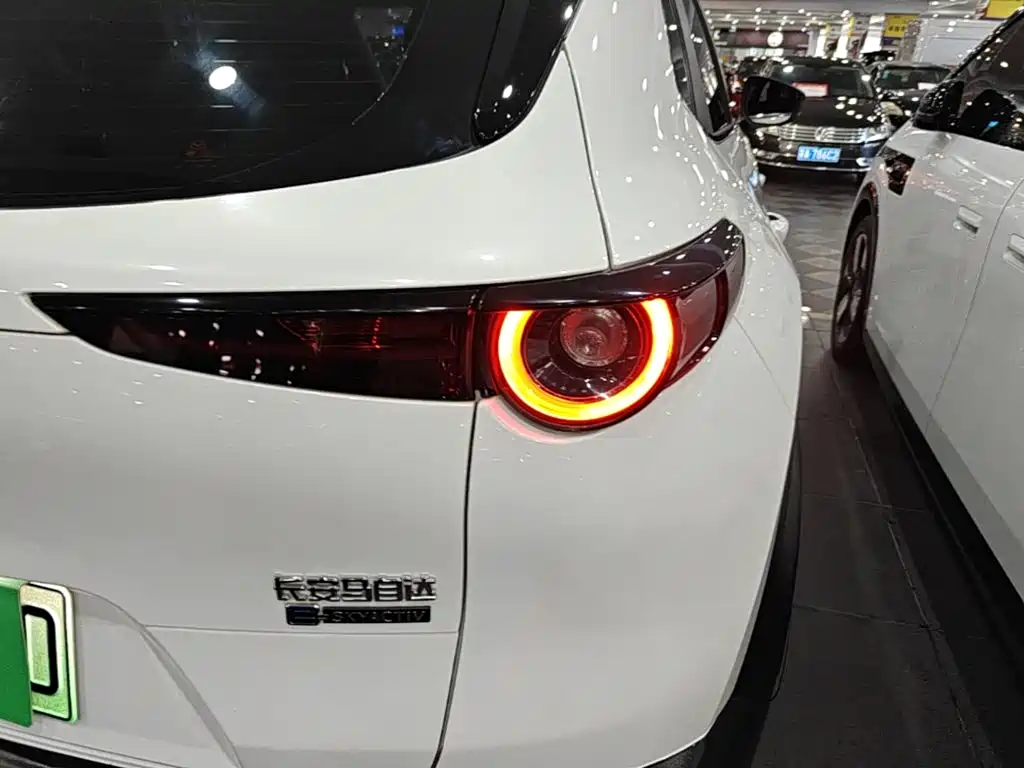 Mazda CX-30 EV — миниатюра 8