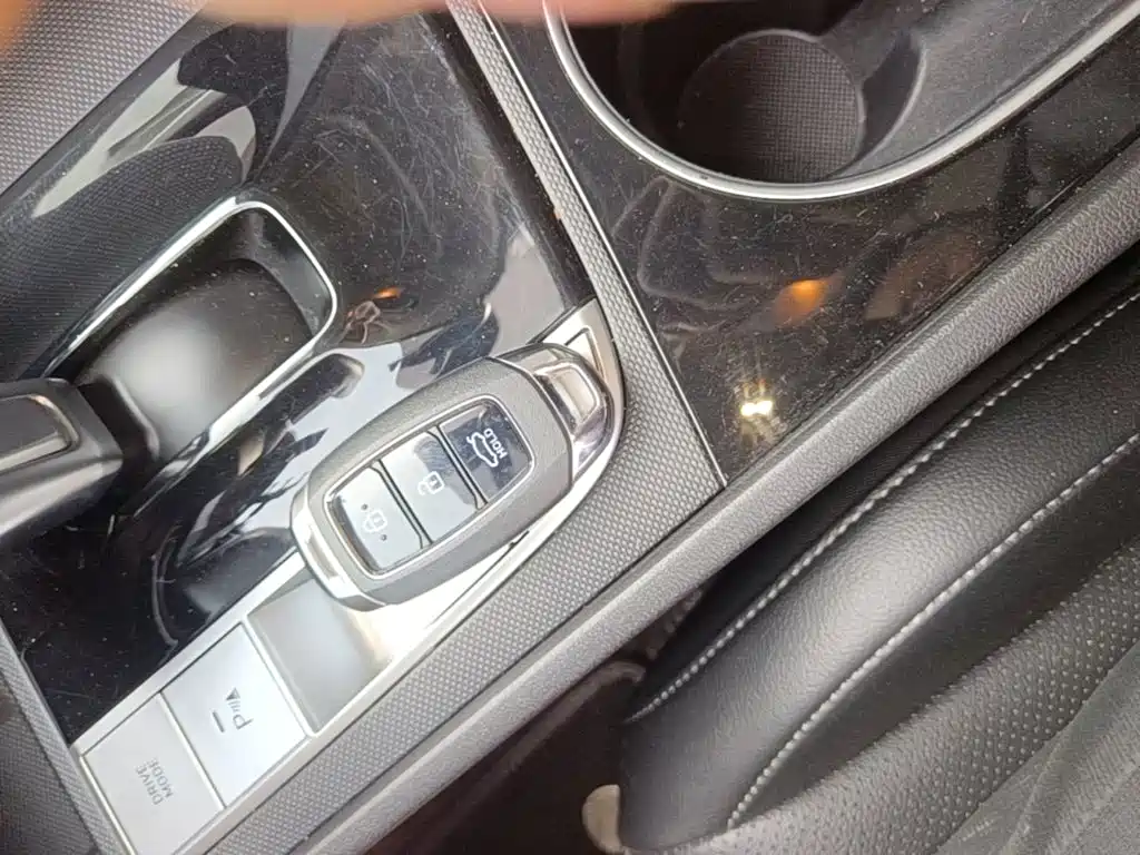 Hyundai Elantra — миниатюра 9