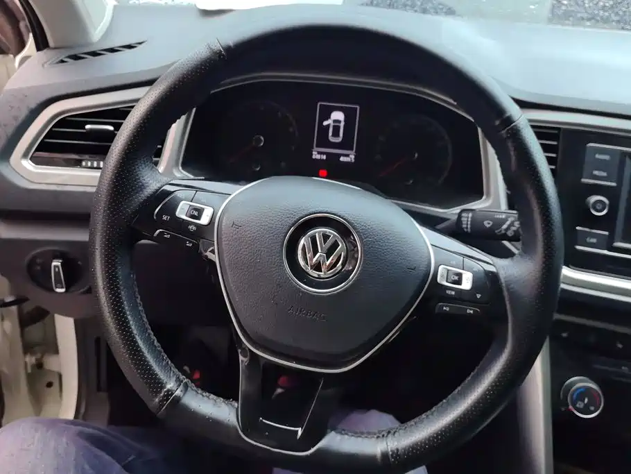 Volkswagen T-Roc — миниатюра 15