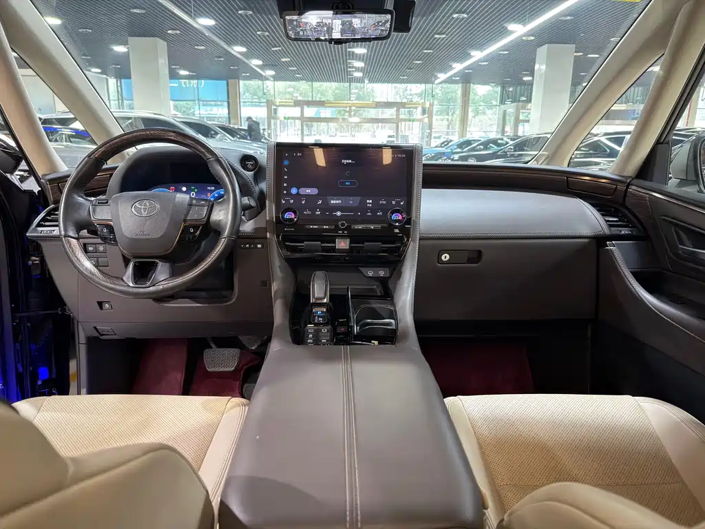 Toyota Alphard 2024 — фото 5