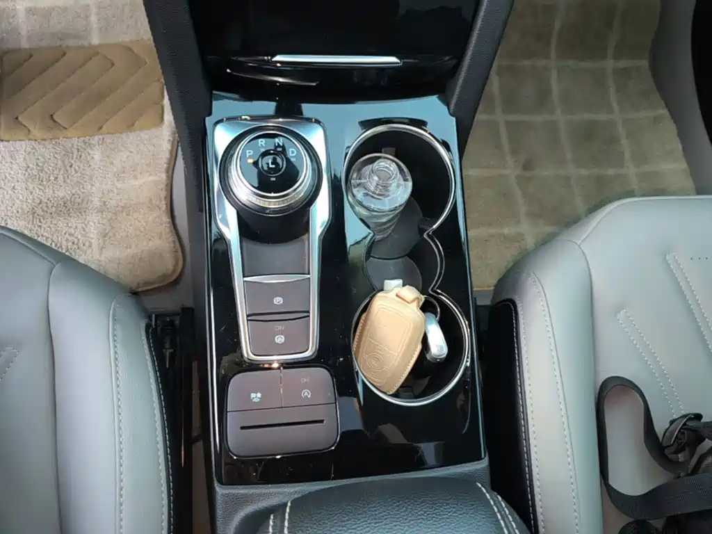 Ford Escape — миниатюра 14
