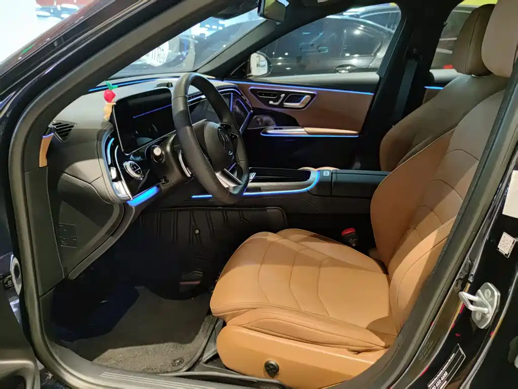 Mercedes-Benz E-Class — миниатюра 5