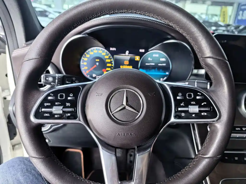 Mercedes-Benz GLC — миниатюра 3