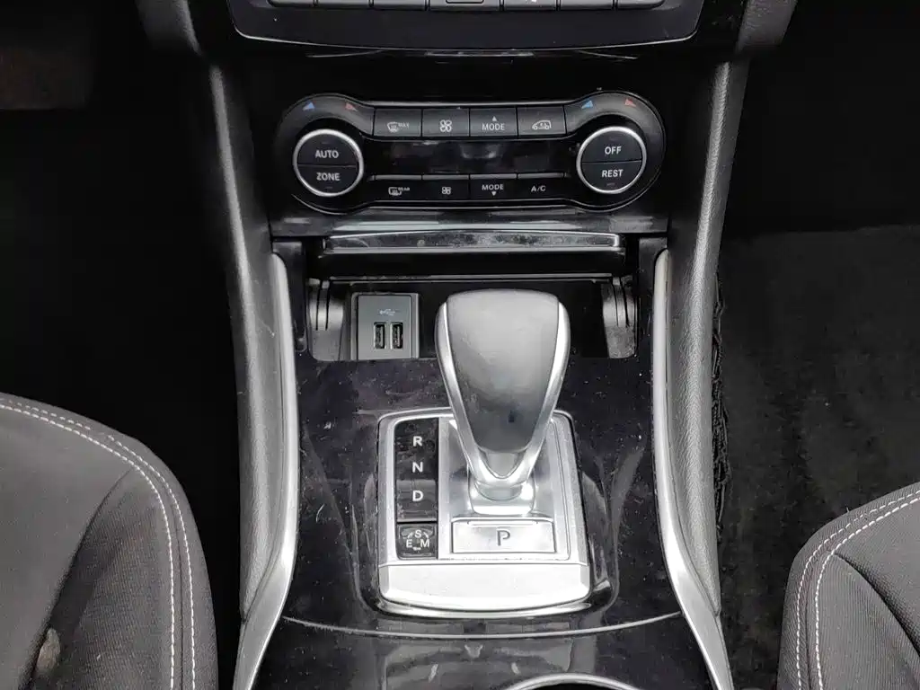 Infiniti QX30 — миниатюра 13