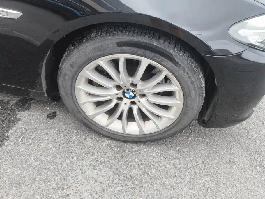 BMW 5 Series — миниатюра 6