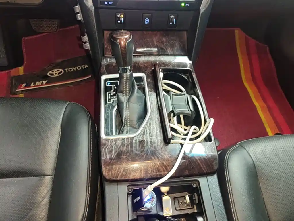 Toyota Camry — миниатюра 14