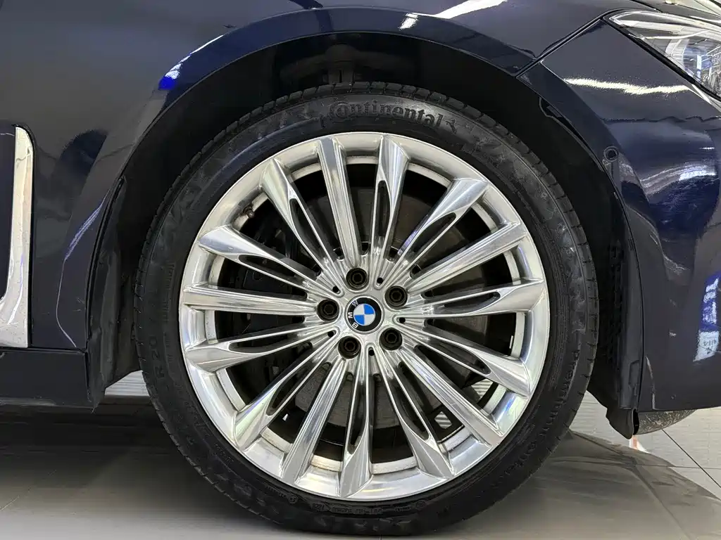 BMW 7 Series — миниатюра 19