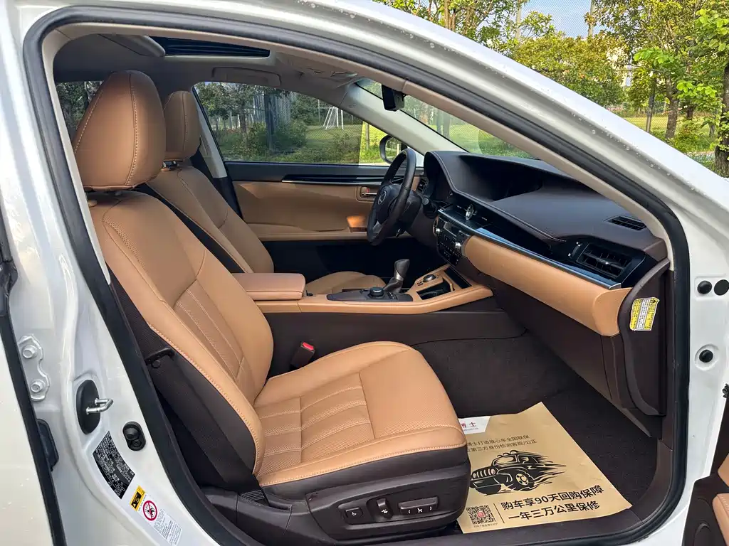 Lexus ES — миниатюра 12