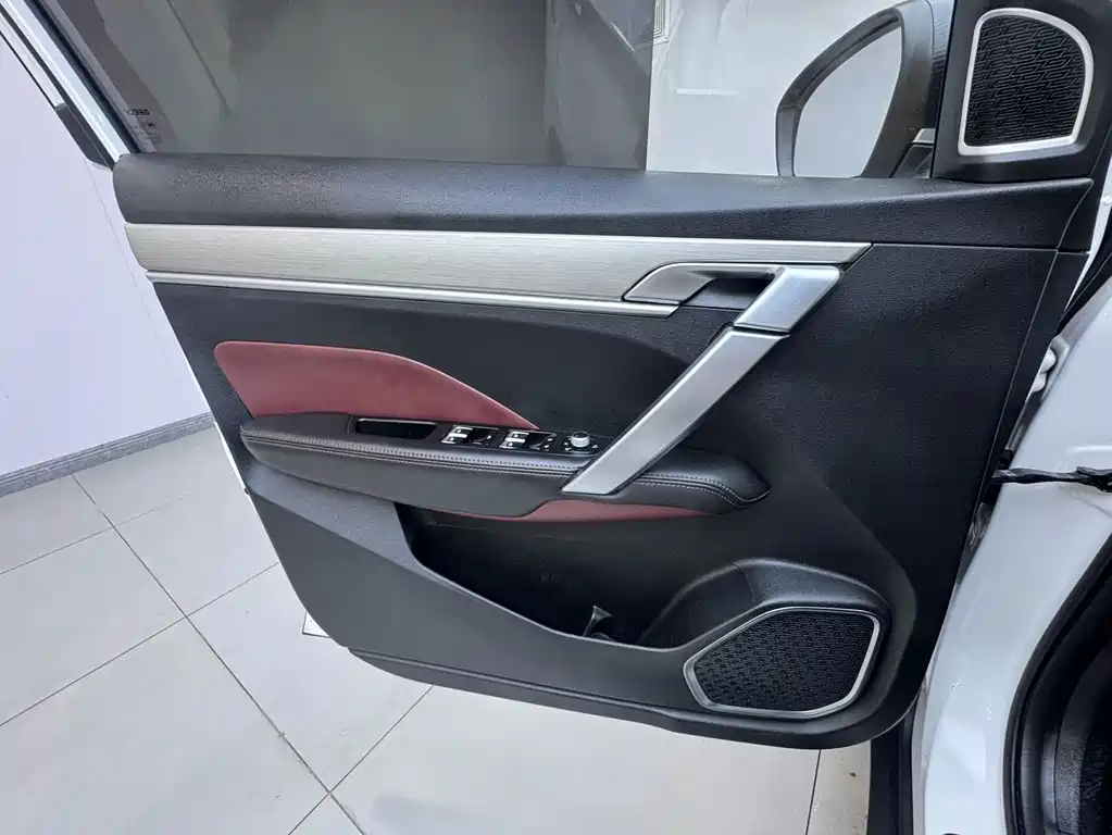 Geely Binyue — миниатюра 16