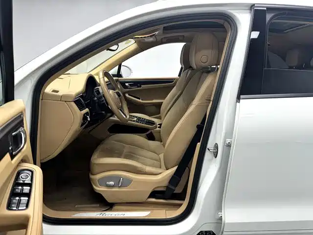 Porsche Macan — миниатюра 5