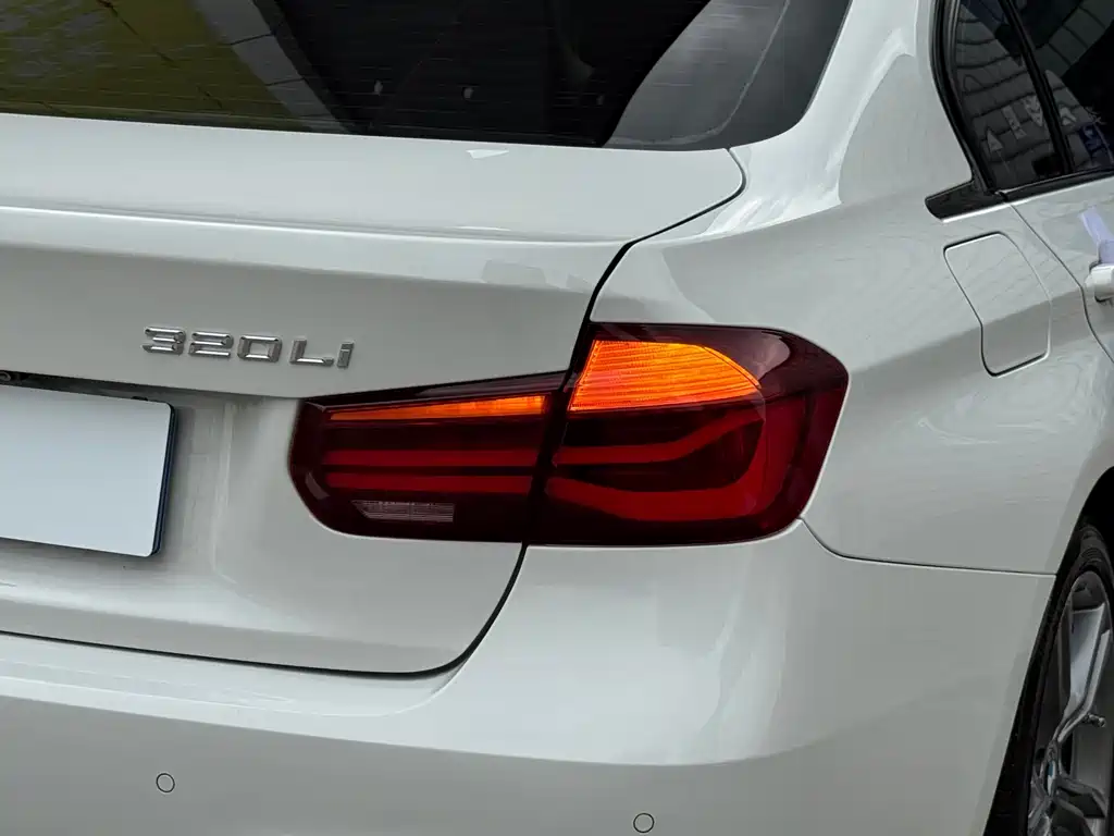BMW 3 Series — миниатюра 17