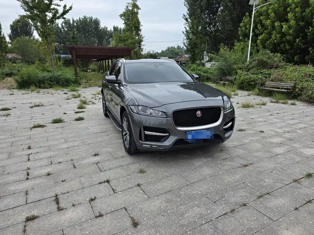 Jaguar F-PACE — миниатюра 3