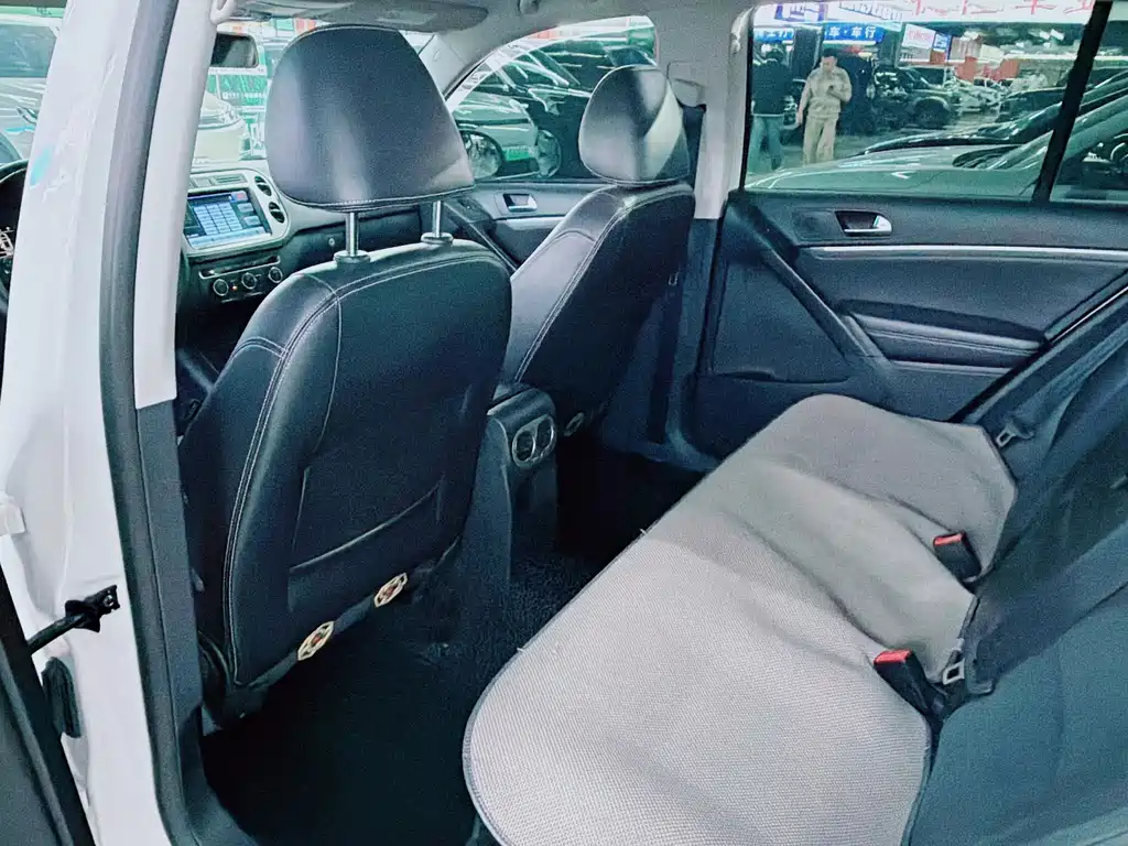 Volkswagen Tiguan — миниатюра 8