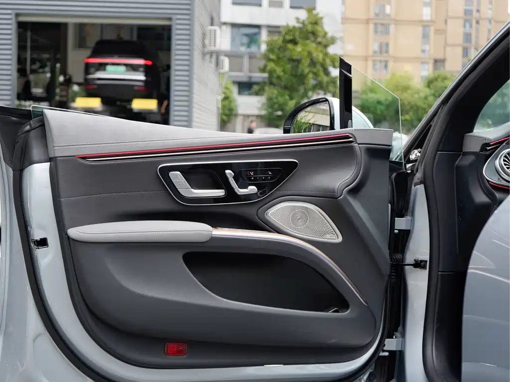 Mercedes-Benz EQS — миниатюра 17