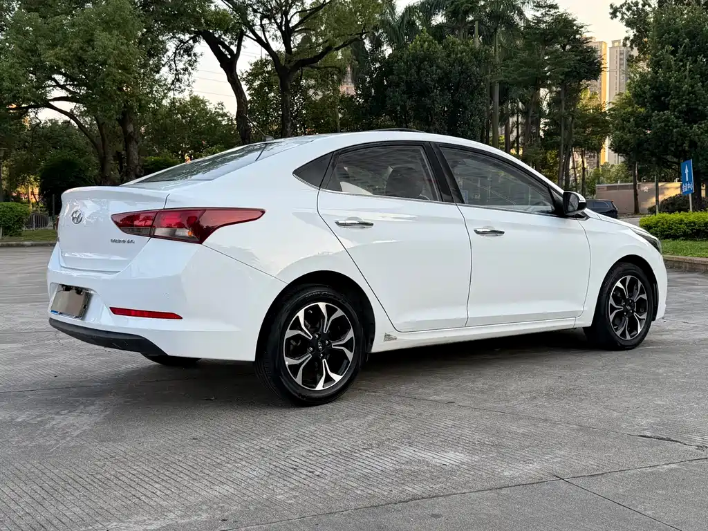 Hyundai Verna — миниатюра 16