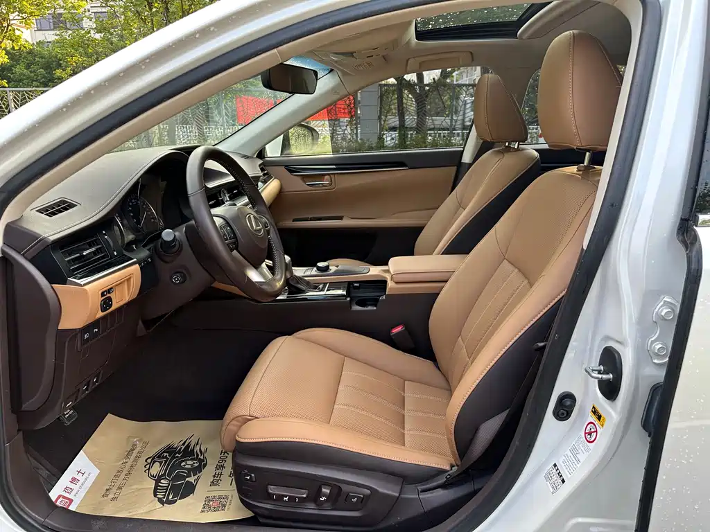Lexus ES — миниатюра 7
