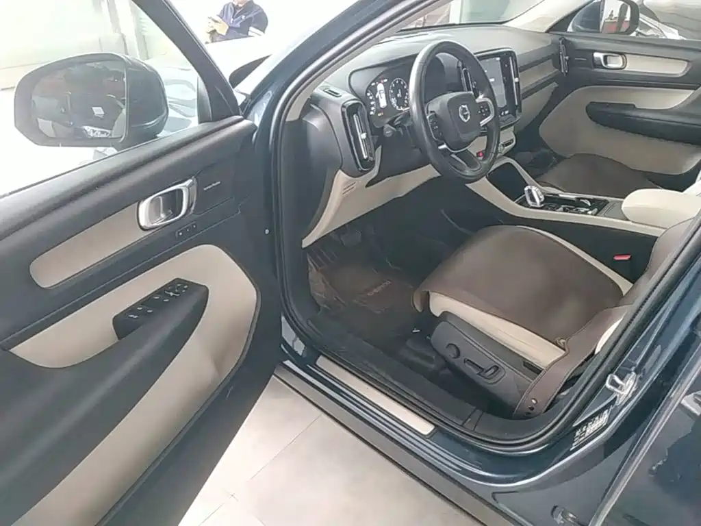 Volvo XC40 — миниатюра 16