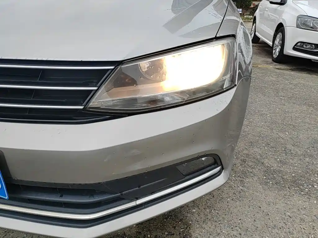 Volkswagen Sagitar — миниатюра 24