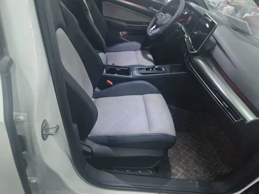 Volkswagen Golf — миниатюра 25