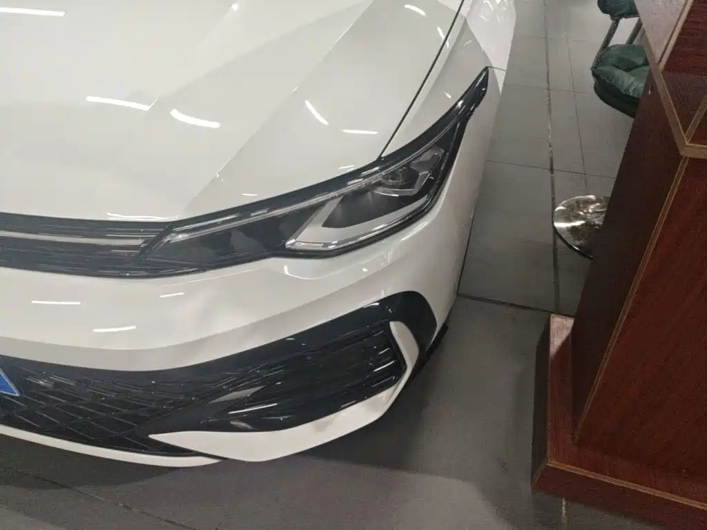 Volkswagen Golf — миниатюра 24