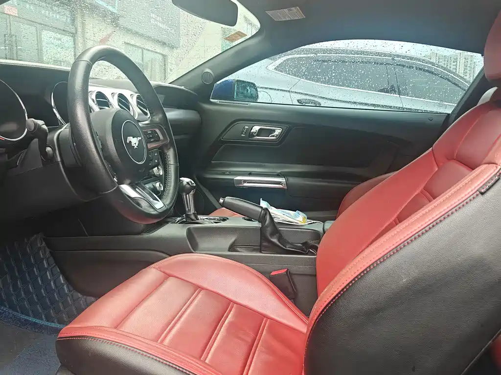 Ford Mustang — миниатюра 4