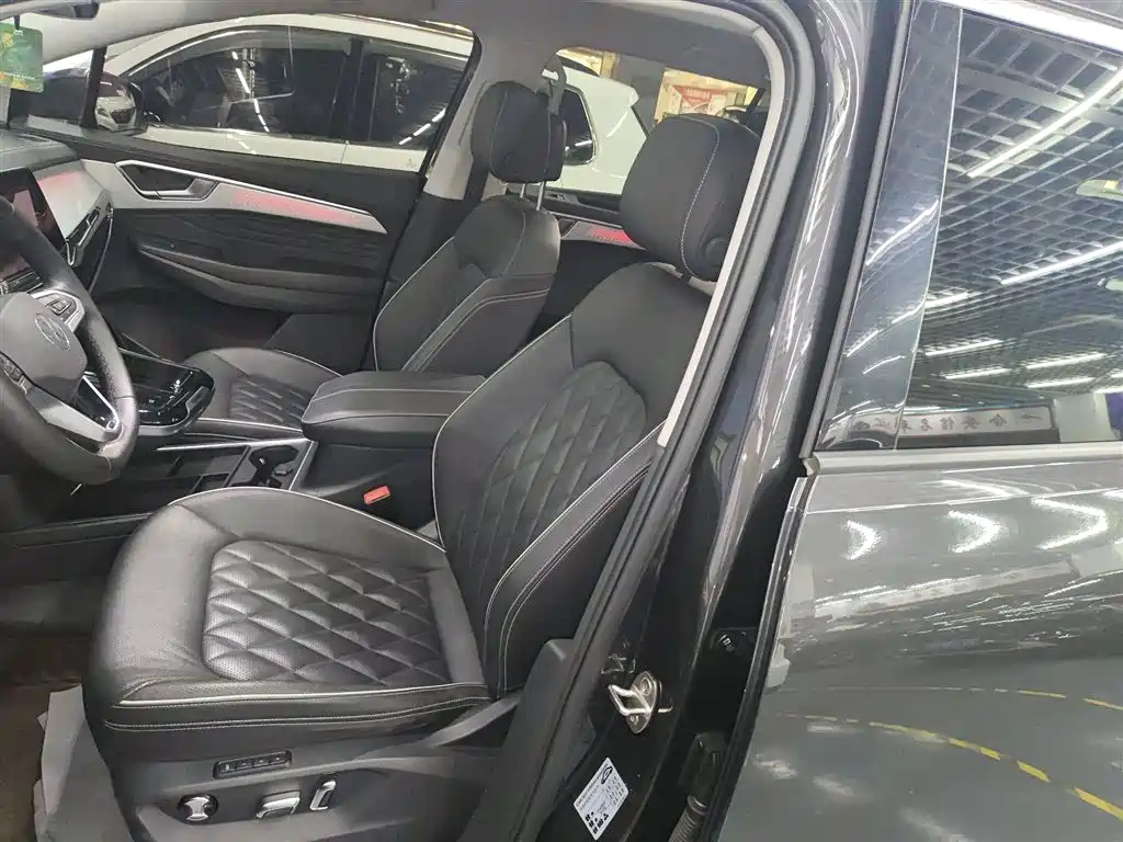 Volkswagen Viloran 2022 530TSI Flagship Pro 6 мест